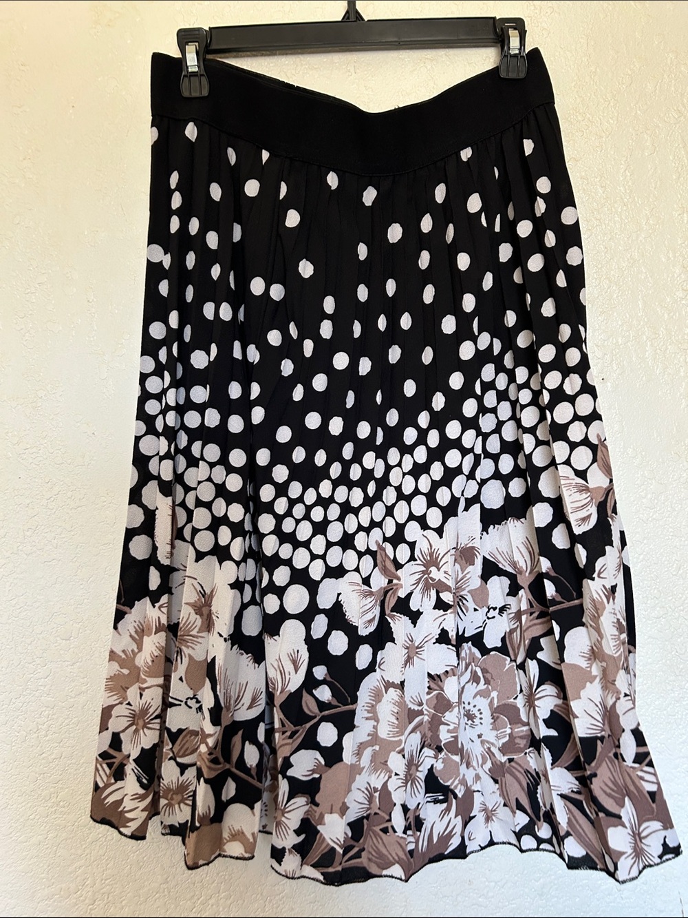Metro Wear Black Polka Dot Skirt with Taupe Floral Border